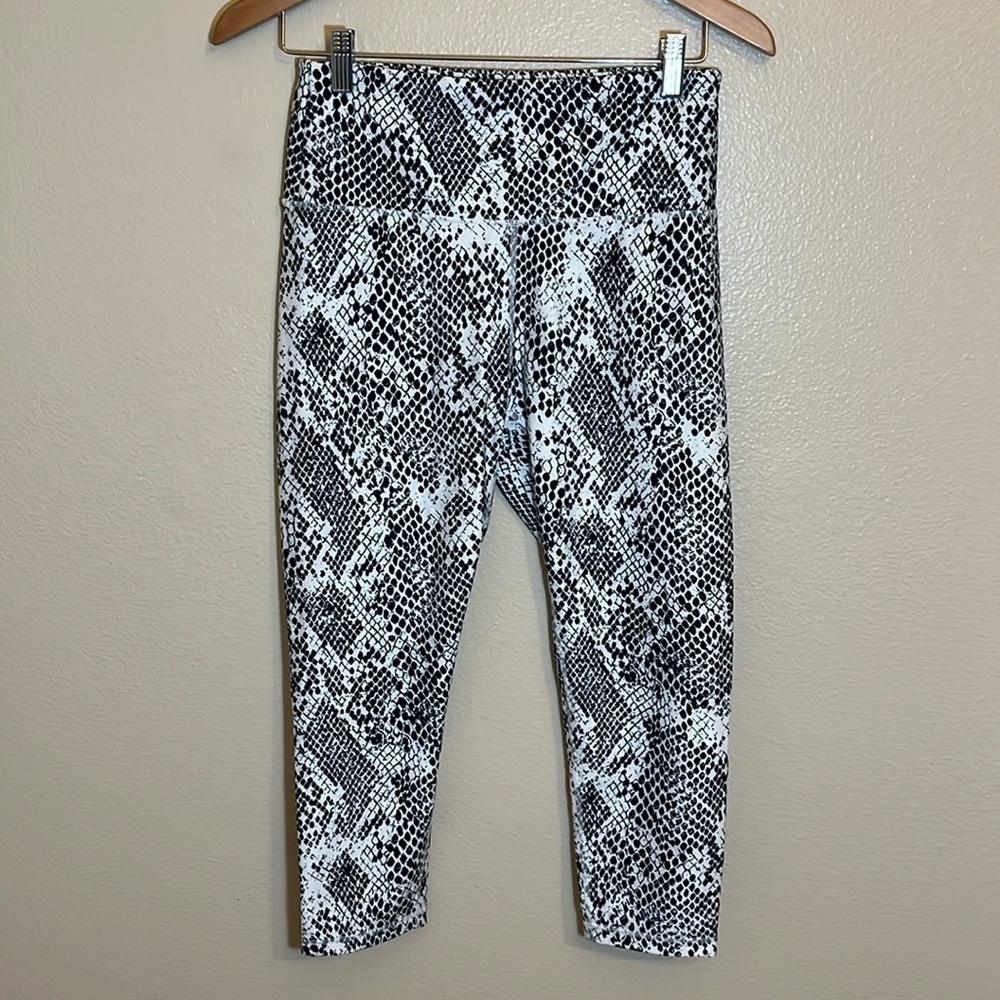 Balance Collection Black White Leggings